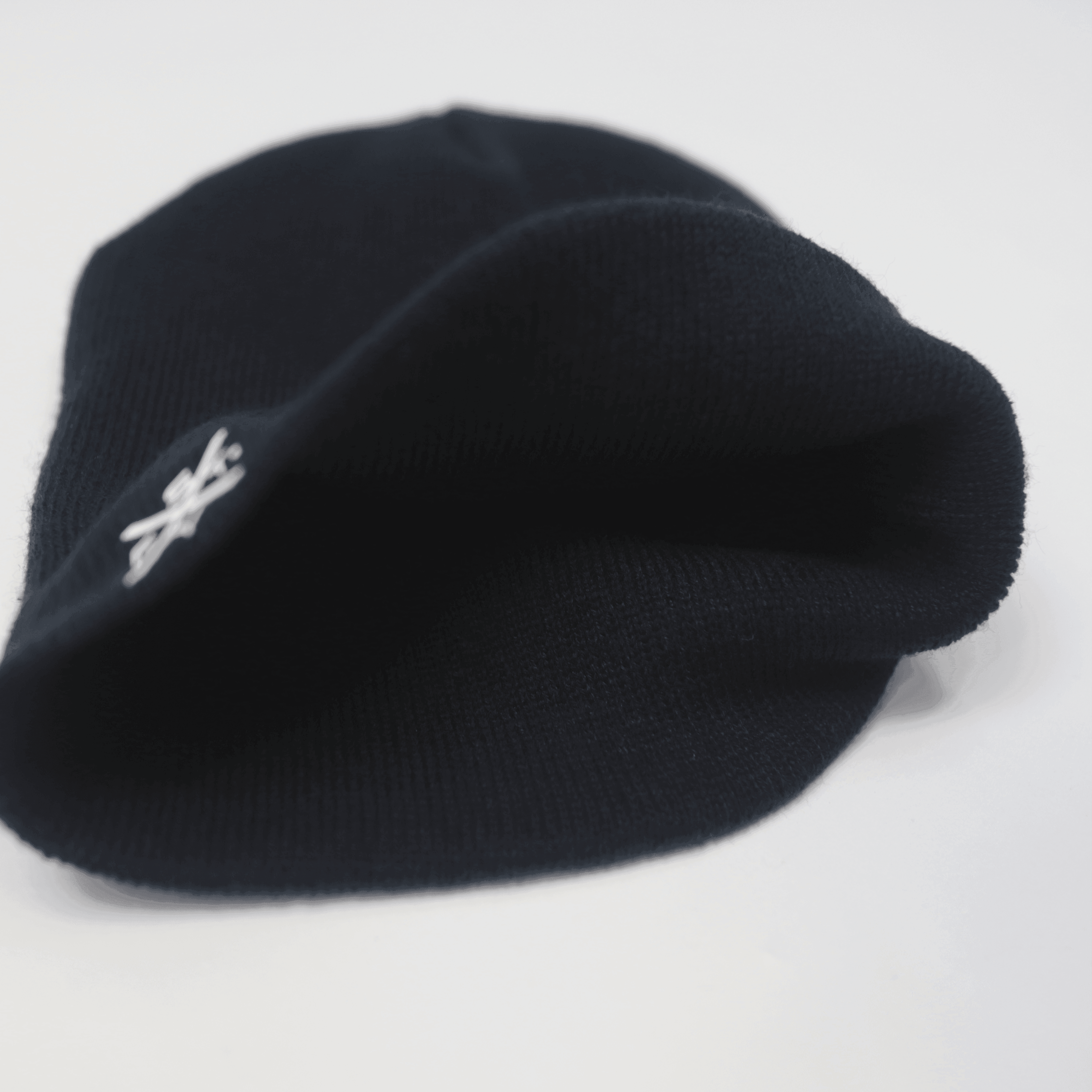 ESSENTIAL BEANIE - BLACK - Shape Your Future. Apparel